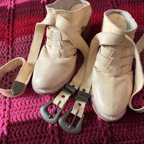 RARE Freebirds! 🍀 LUCKY 🍀 Only pair you’ll see on here like this!! BRAND NEW - Picture 2 of 11